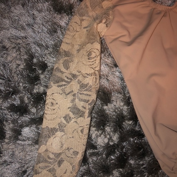 Baby Girl Lace Sleeve Bodysuit 12M - Picture 2 of 3